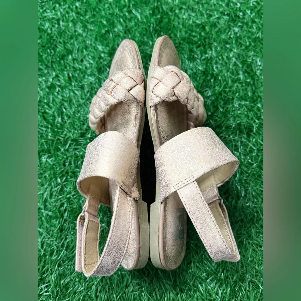 DV by Dolce Vita Gold Sandals with Braided Design  Size Girls 13‎